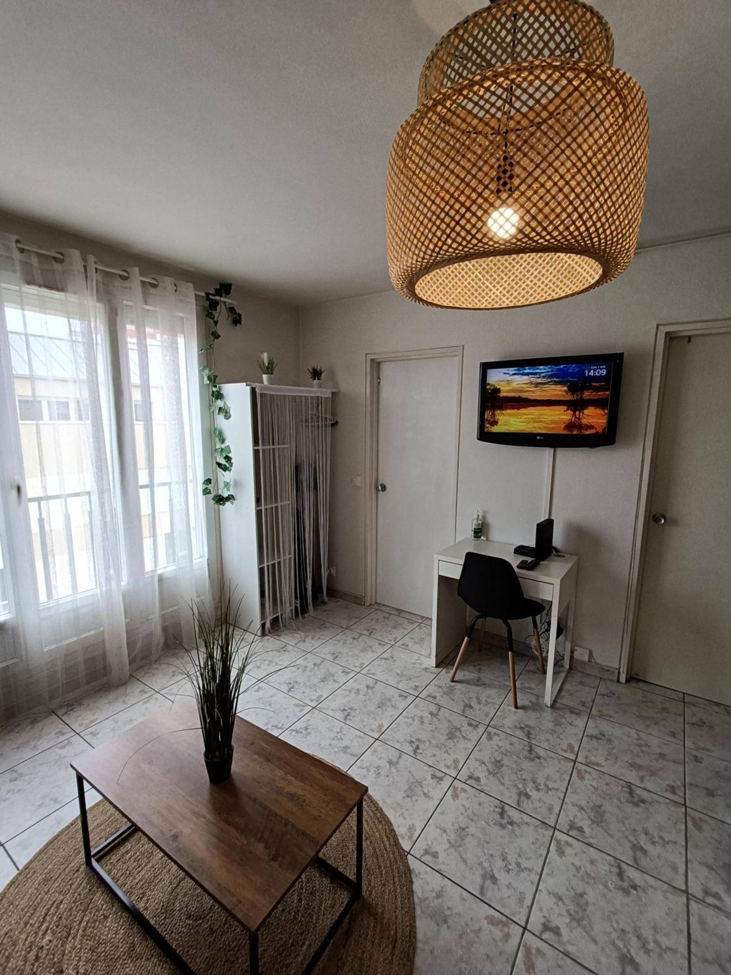 Couturier Lovely Appartement Proche Centre Ville Reims Bagian luar foto